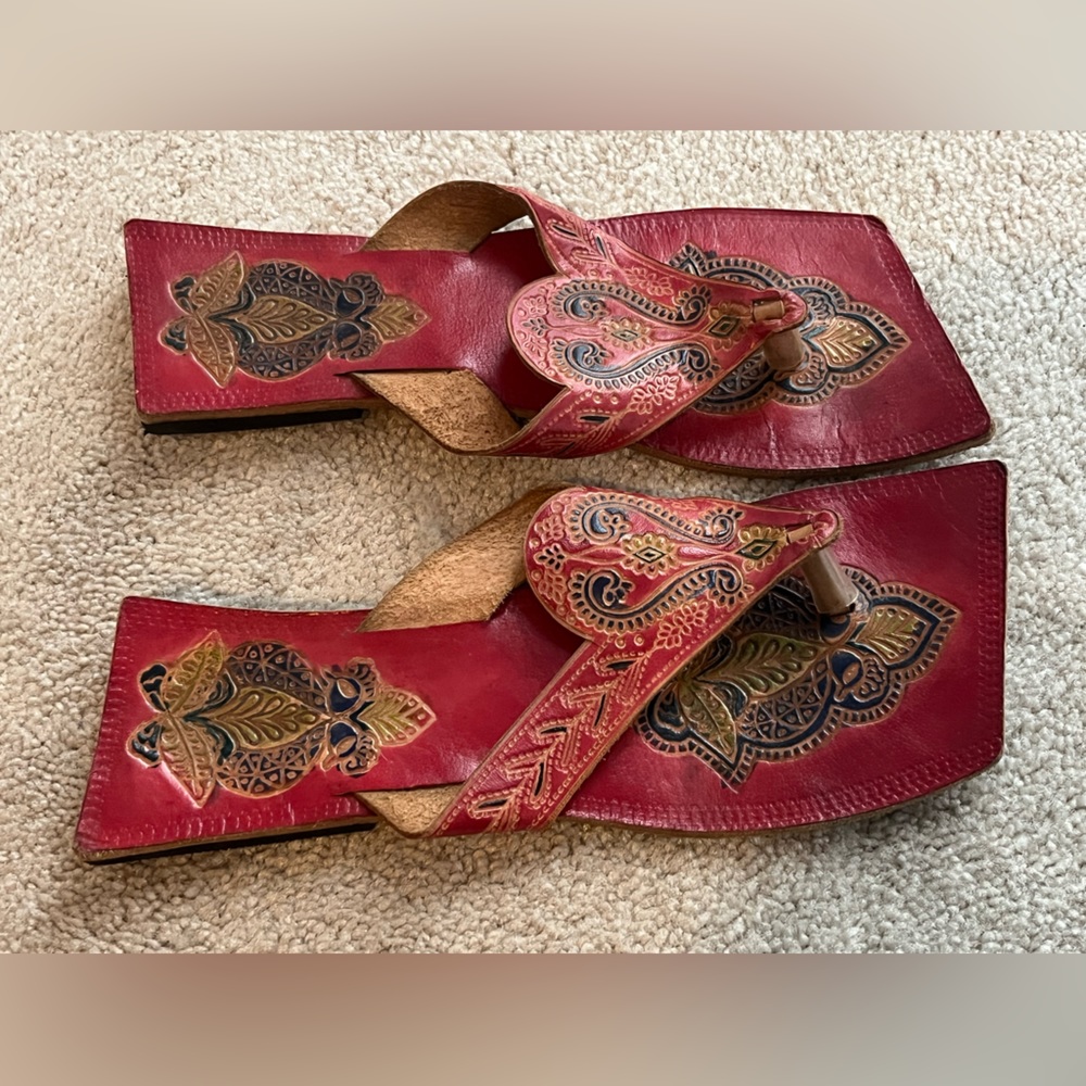 Indian Asian Style Women’s Size 6 Leather Sandals Red